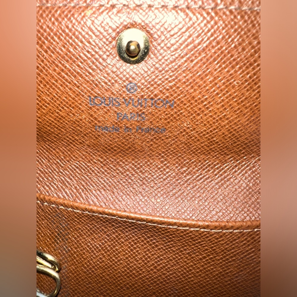 Louis Vuitton Monogram 6 Key Multicles Holder - Picture 3 of 5